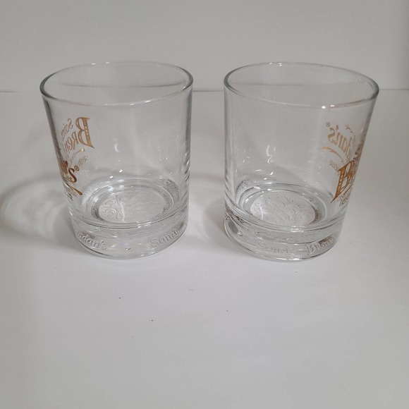 2 Saint Brendan's Irish Cream glasses - Picture 3 of 7